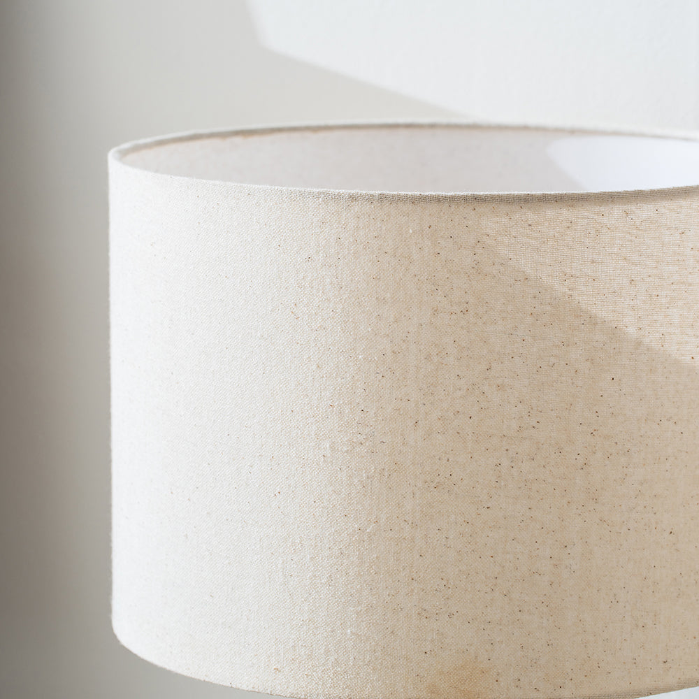 CALIRA - Bordslampa i Keramik med Naturlig Struktur