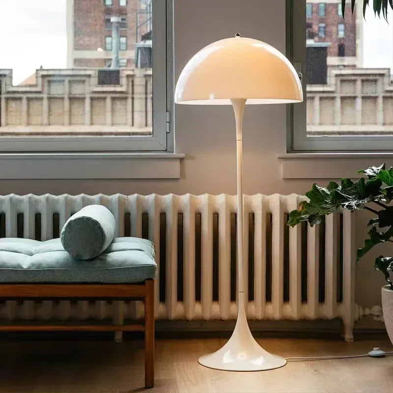 ELIRA – Modern Golvlampa i Minimalistisk Design
