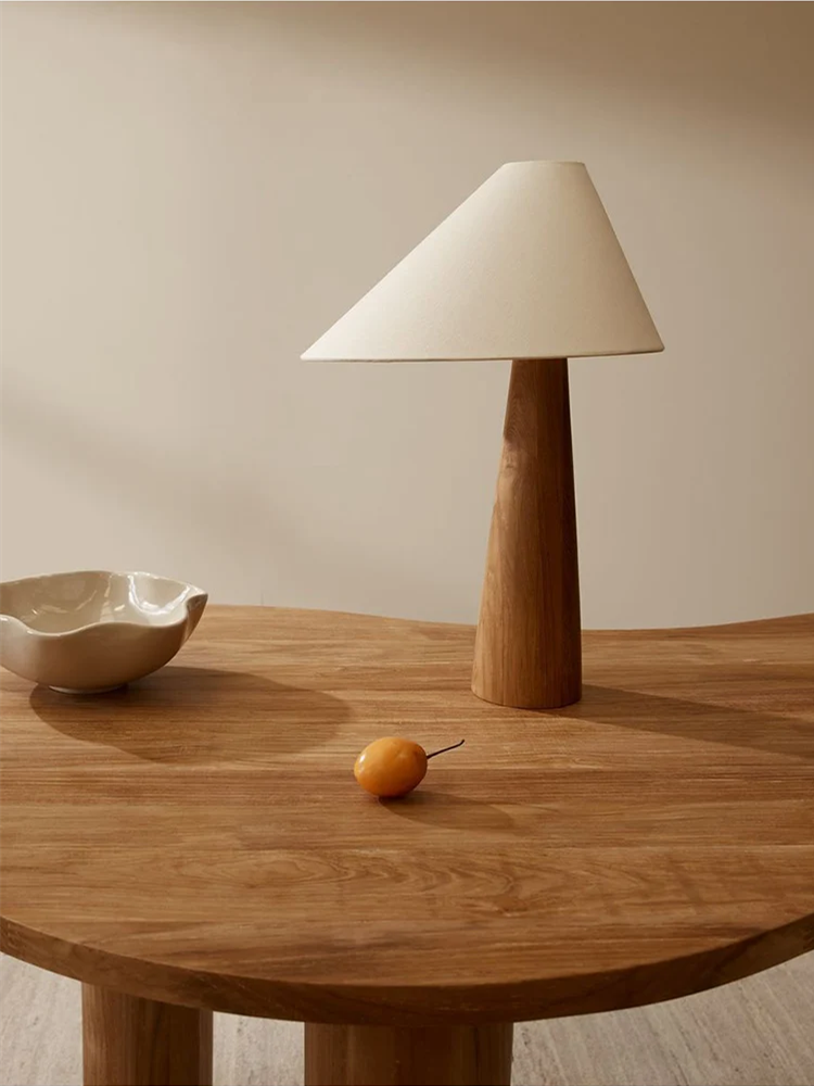 ELDA – Elegant Bordslampa i Modern Design