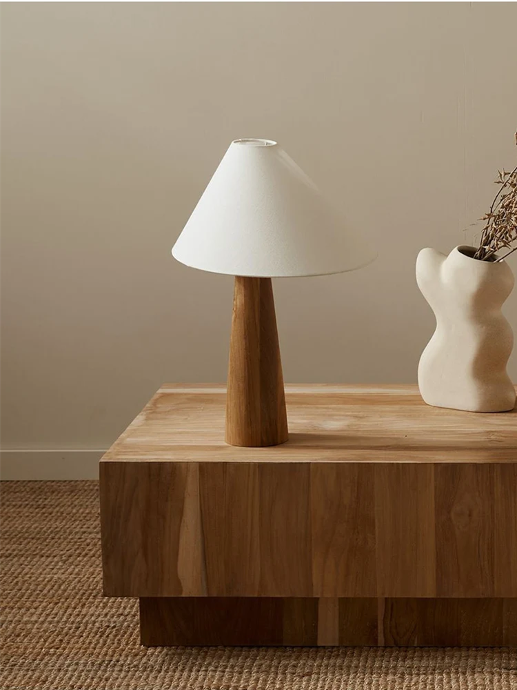 ELDA – Elegant Bordslampa i Modern Design