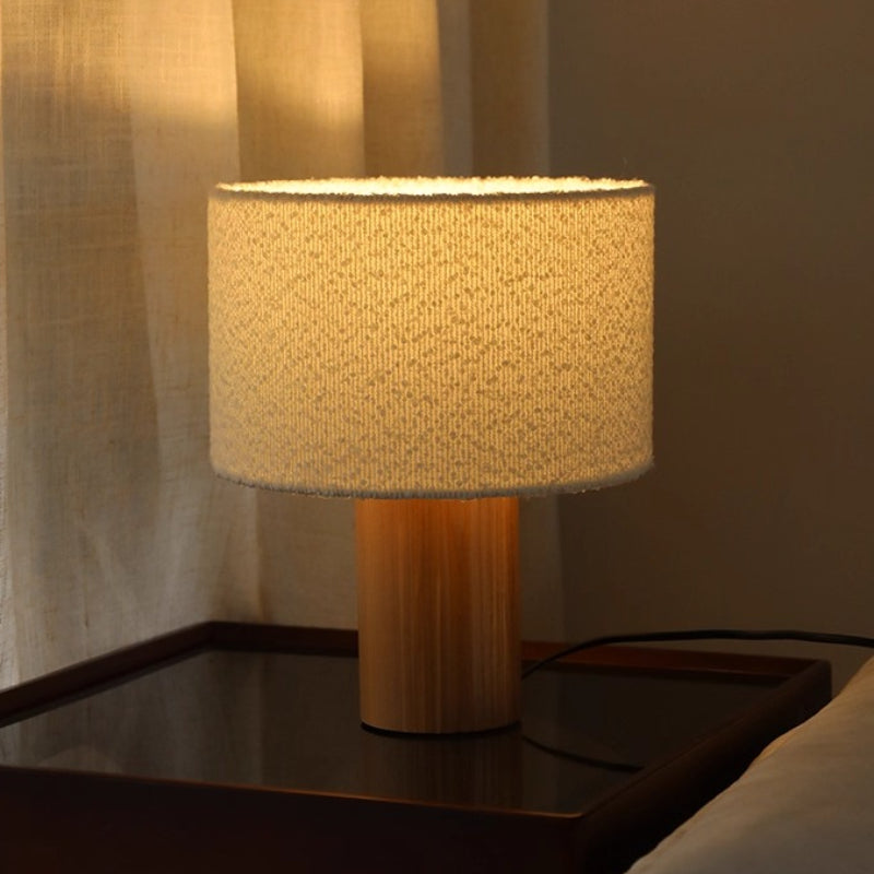 KORI – Modern Bordslampa i Minimalistisk Stil