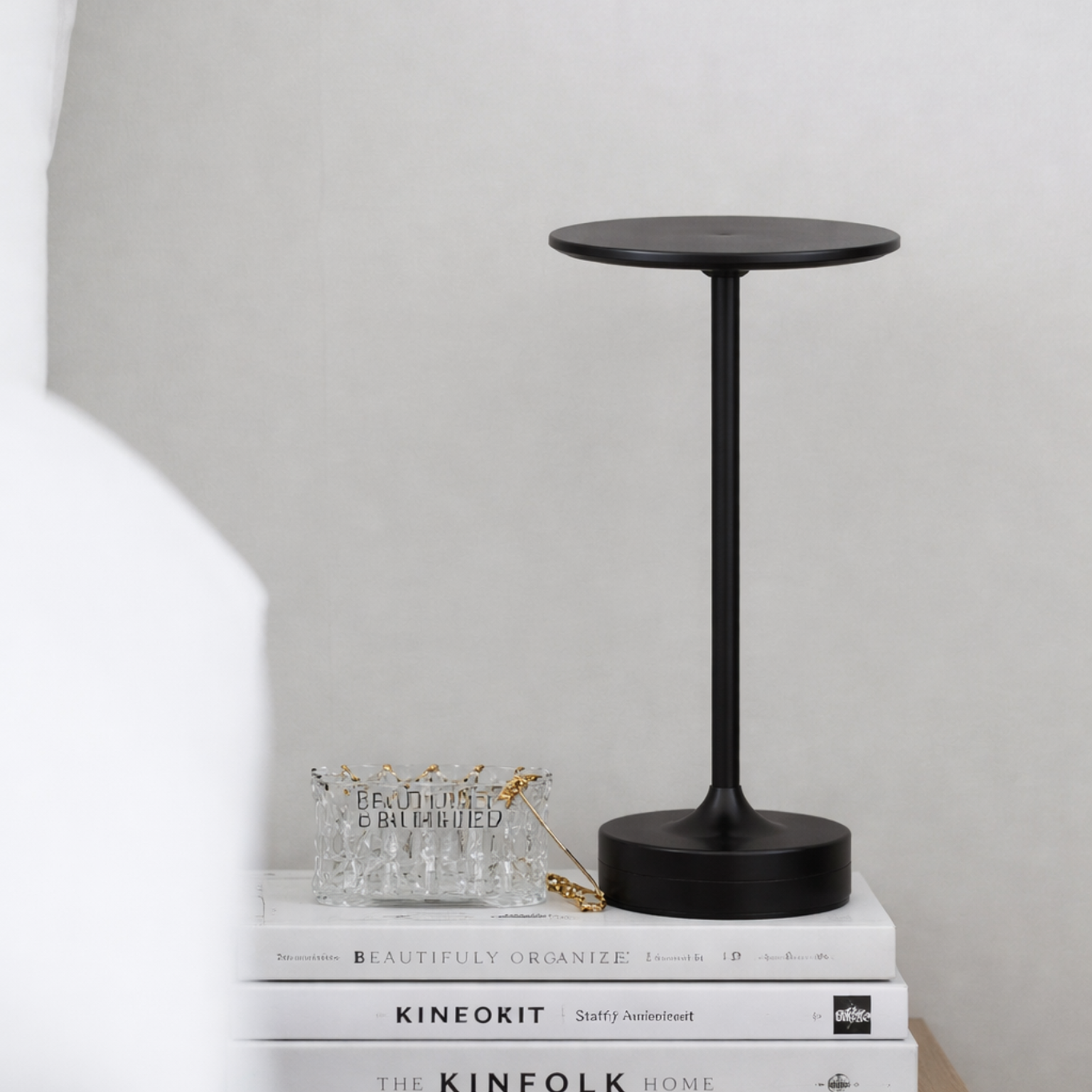 VELARO - Trådlös Bordslampa med Touch &amp; Dimmer